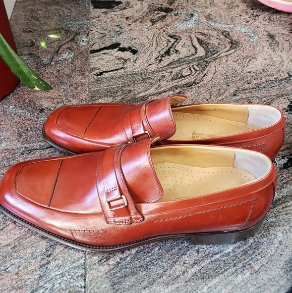 Shoes - Picture 3 of 4